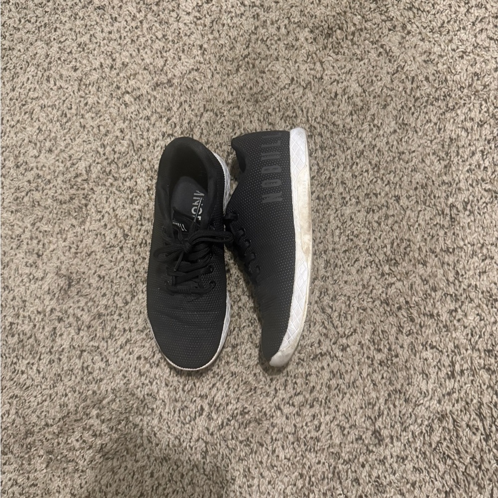 NOBULL Black White Training Shoes Women 8.5 Men 7 Cross Training Sneakers